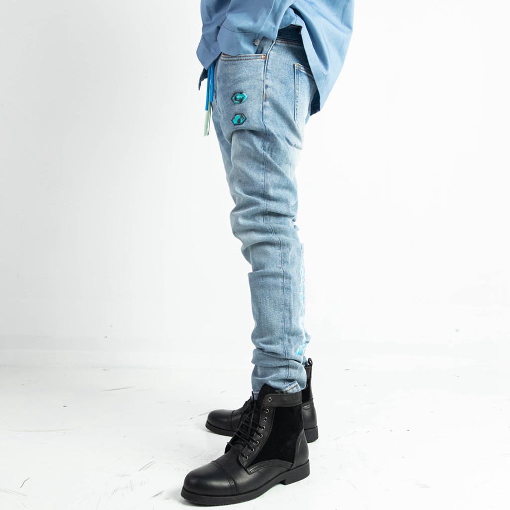 OFF WHITE